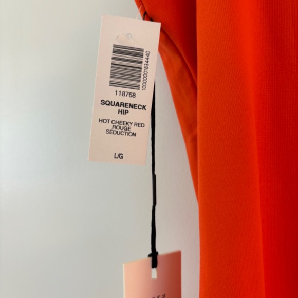 2 for 1 - Connection Blouse  Medium NWT and Aritzia Contour top L NWT - Picture 6 of 6